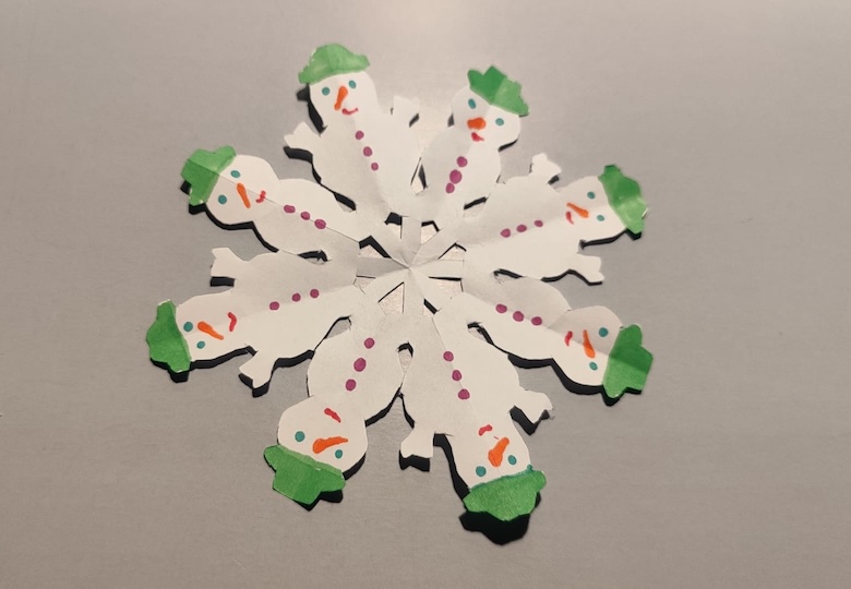 Как сделать новогодние снежинки