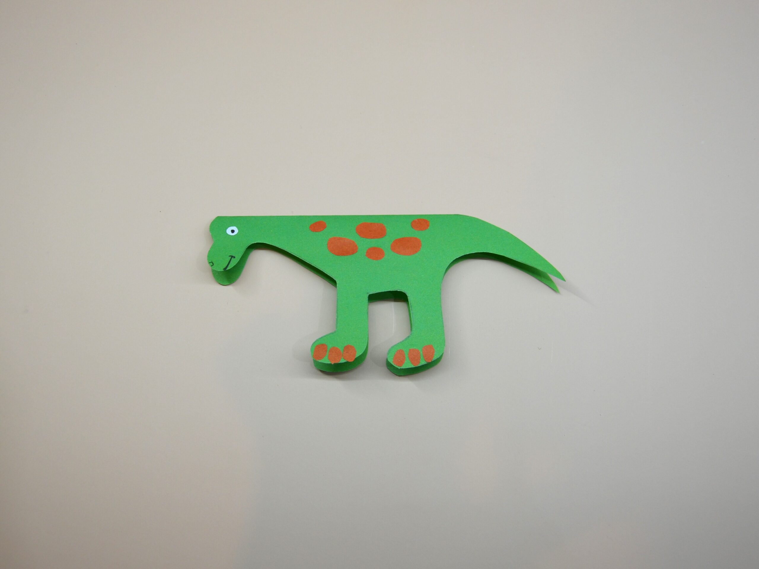 Поделка из бумаги Хороший динозавр 6