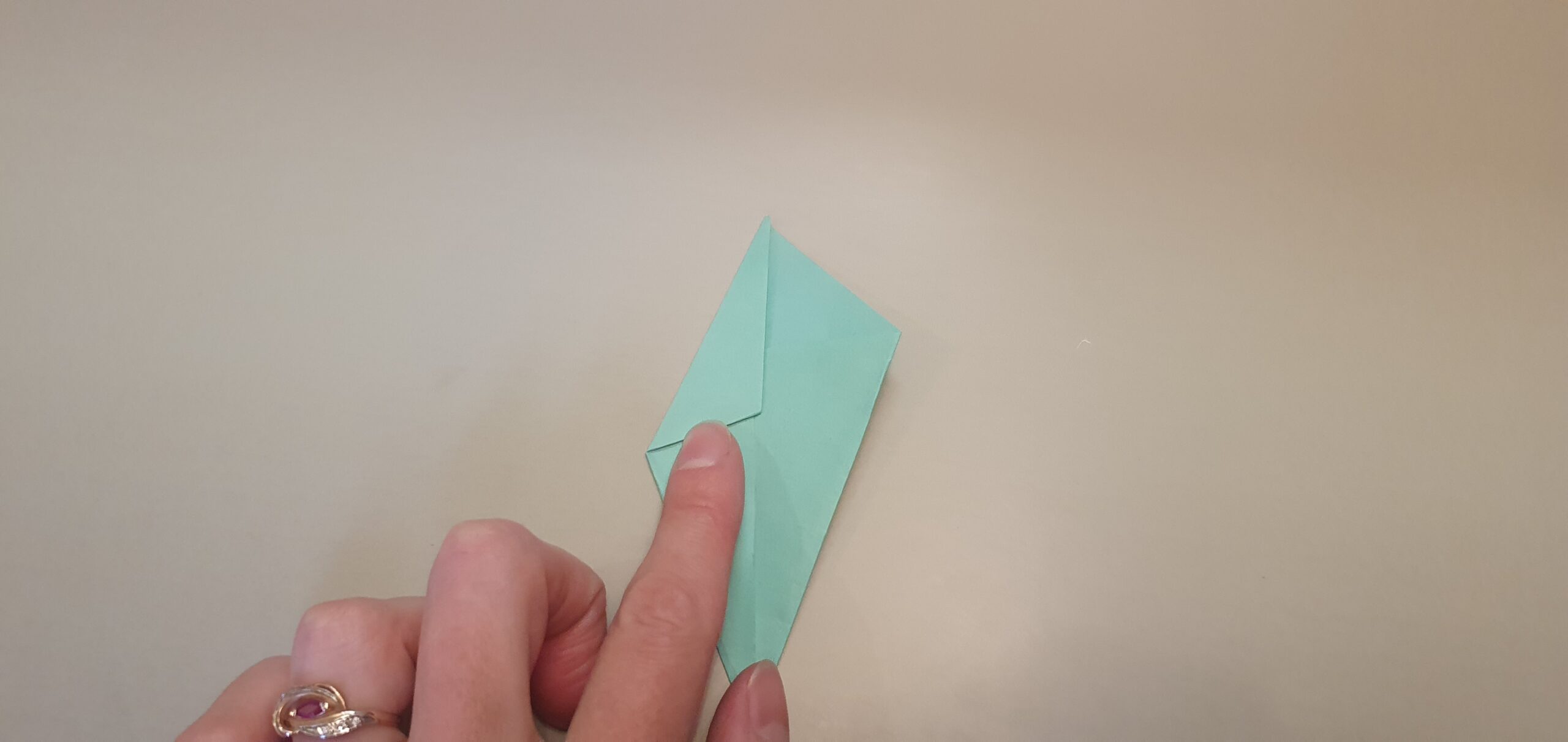 Тюльпан в технике оригами. Шаг 10