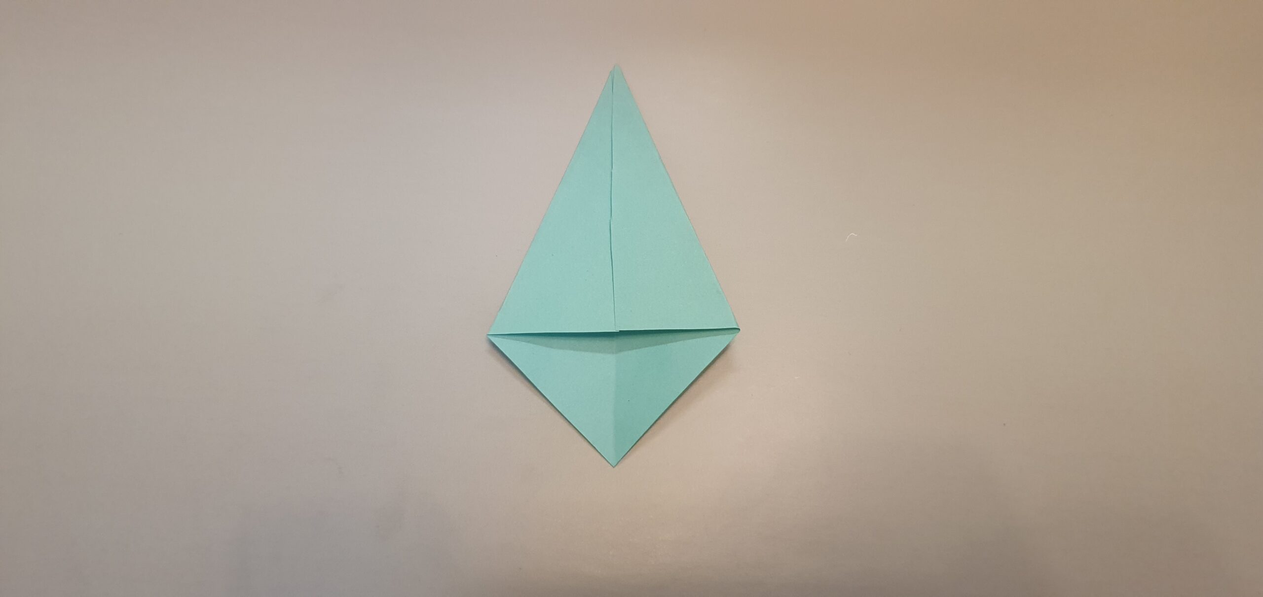 Тюльпан в технике оригами. Шаг 9