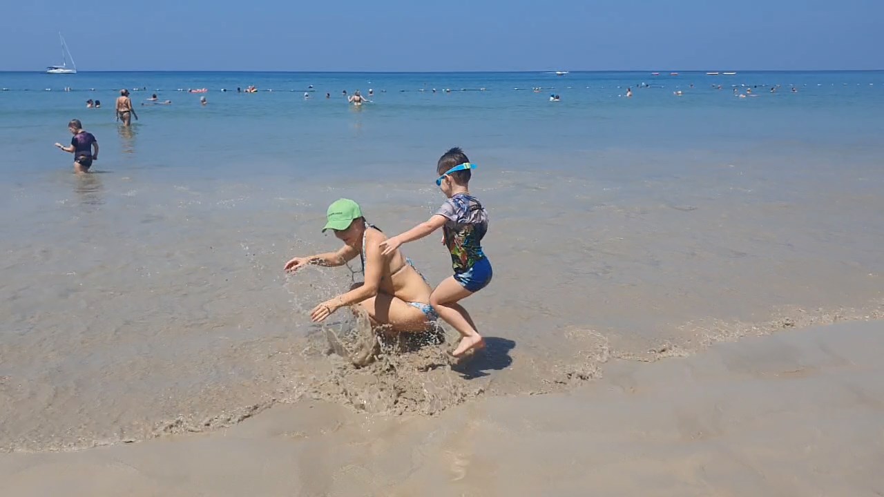 Игры на пляже Лягушачьи гонки